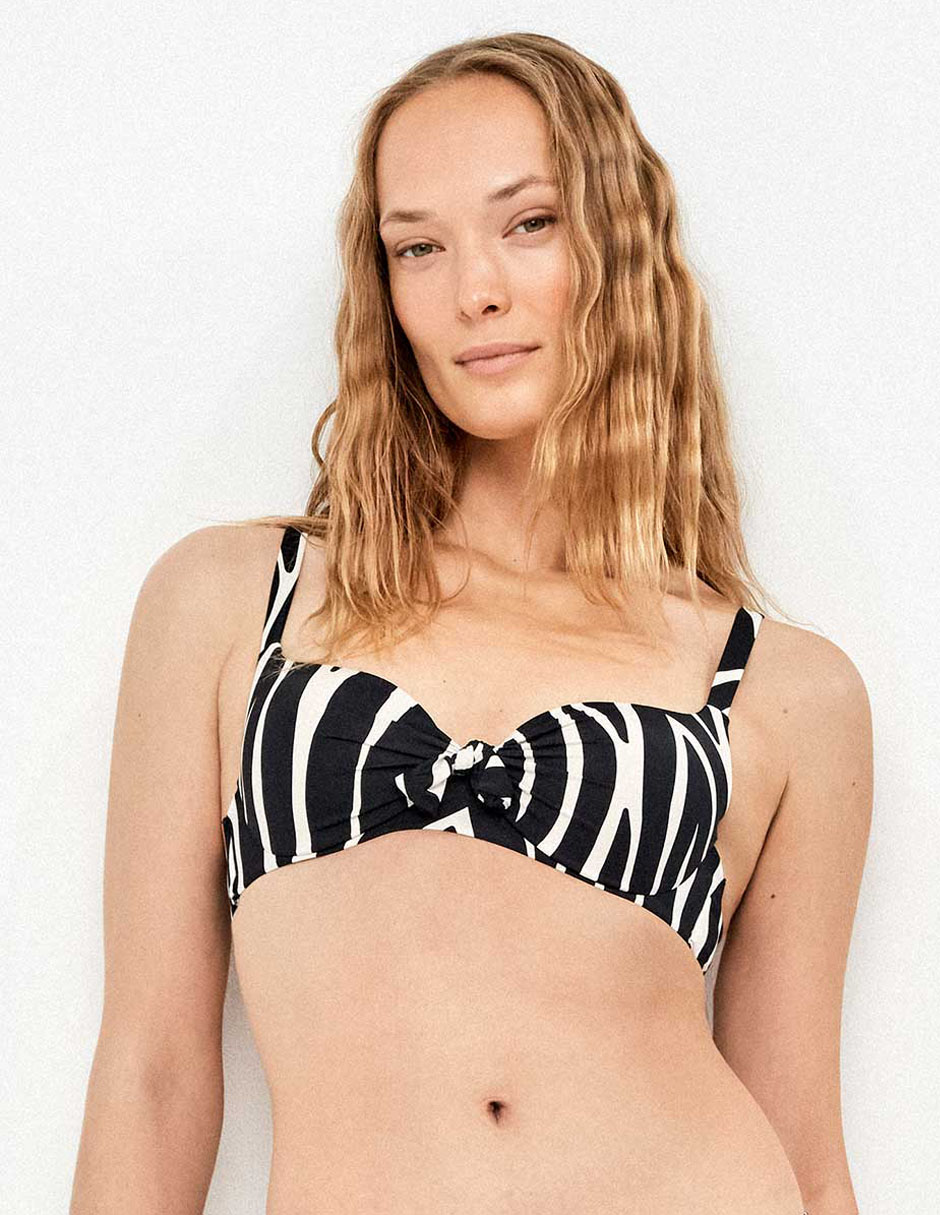 Top estampado animal print con copas para mujer 5