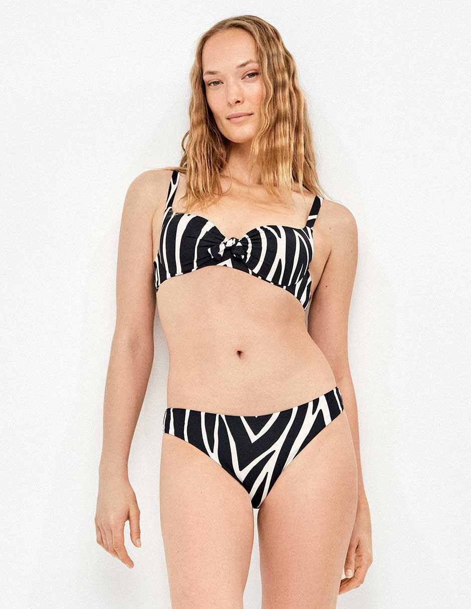 Top estampado animal print con copas para mujer 9