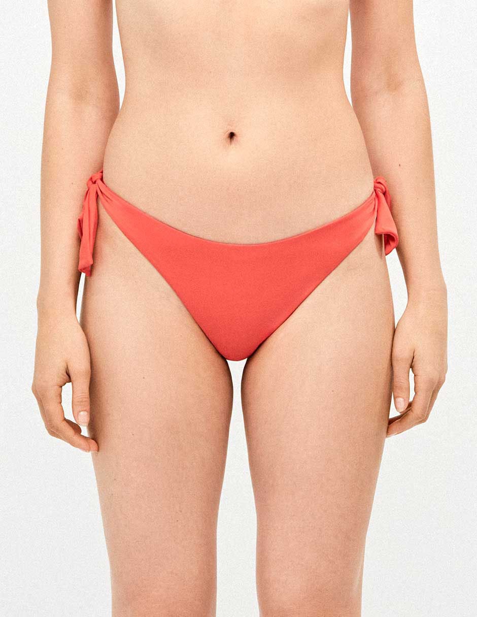 Tanga bikini a la cadera para mujer
